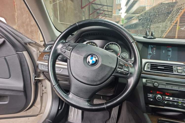 Used BMW 7 Series 2009 740Li Luxury Model Steering Wheel