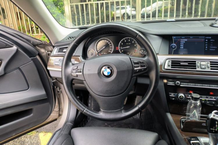 Used BMW 7 Series 2009 730Li Luxury Model Steering Wheel