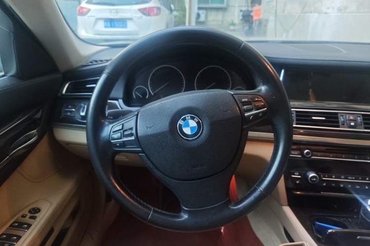 Used BMW 7 Series 2009 730Li Luxury Model Steering Wheel