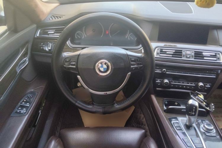 Used BMW 7 Series 2009 730Li Luxury Model Steering Wheel