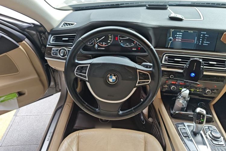 Used BMW 7 Series 2009 740Li Leading Model Steering Wheel