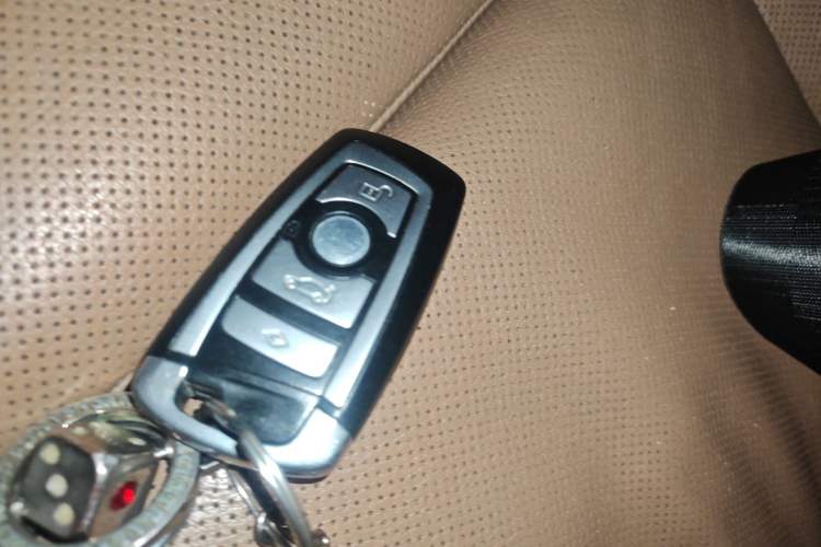 Used BMW 7 Series 2009 740Li Luxury Model Vehicle Key