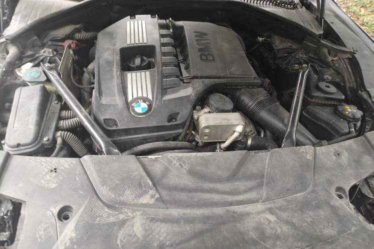 Used BMW 7 Series 2009 740Li Leading Model Engine Bay