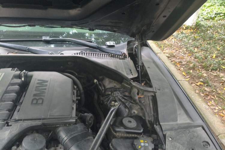 Used BMW 7 Series 2009 740Li Leading Model Engine Bay Left