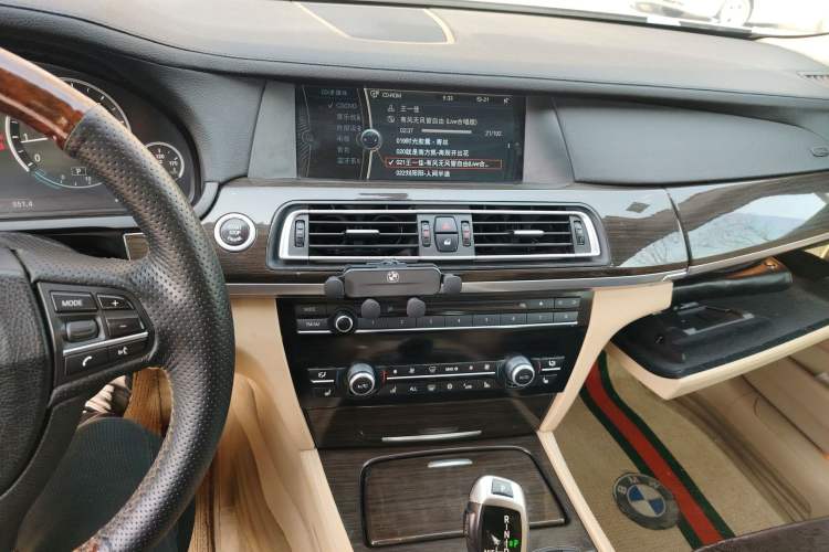 Used BMW 7 Series 2009 740Li Luxury Model Audio And AC Panel