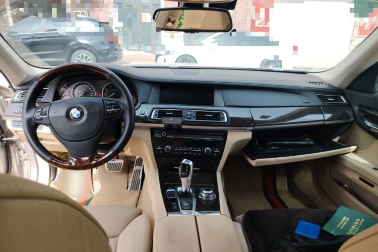 Used BMW 7 Series 2009 740Li Luxury Model Center Console