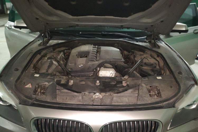 Used BMW 7 Series 2009 740Li Leading Model Engine Bay