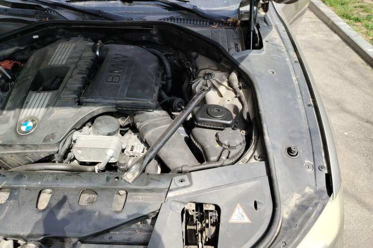 Used BMW 7 Series 2009 740Li Luxury Model Engine Bay Left