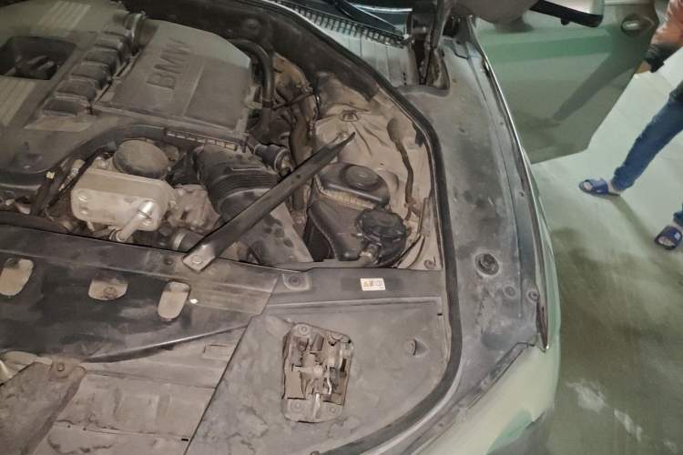Used BMW 7 Series 2009 740Li Leading Model Engine Bay Left
