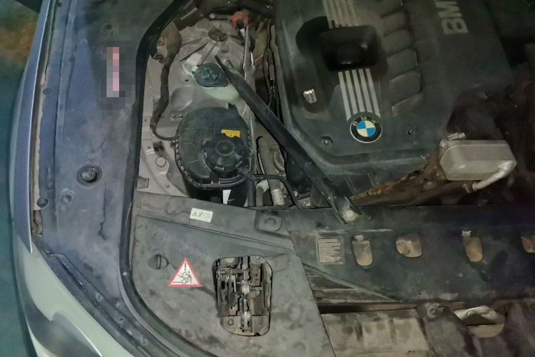 Used BMW 7 Series 2009 730Li Luxury Model Engine Bay Right