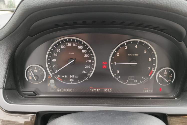Used BMW 7 Series 2009 740Li Leading Model Odometer Close Up