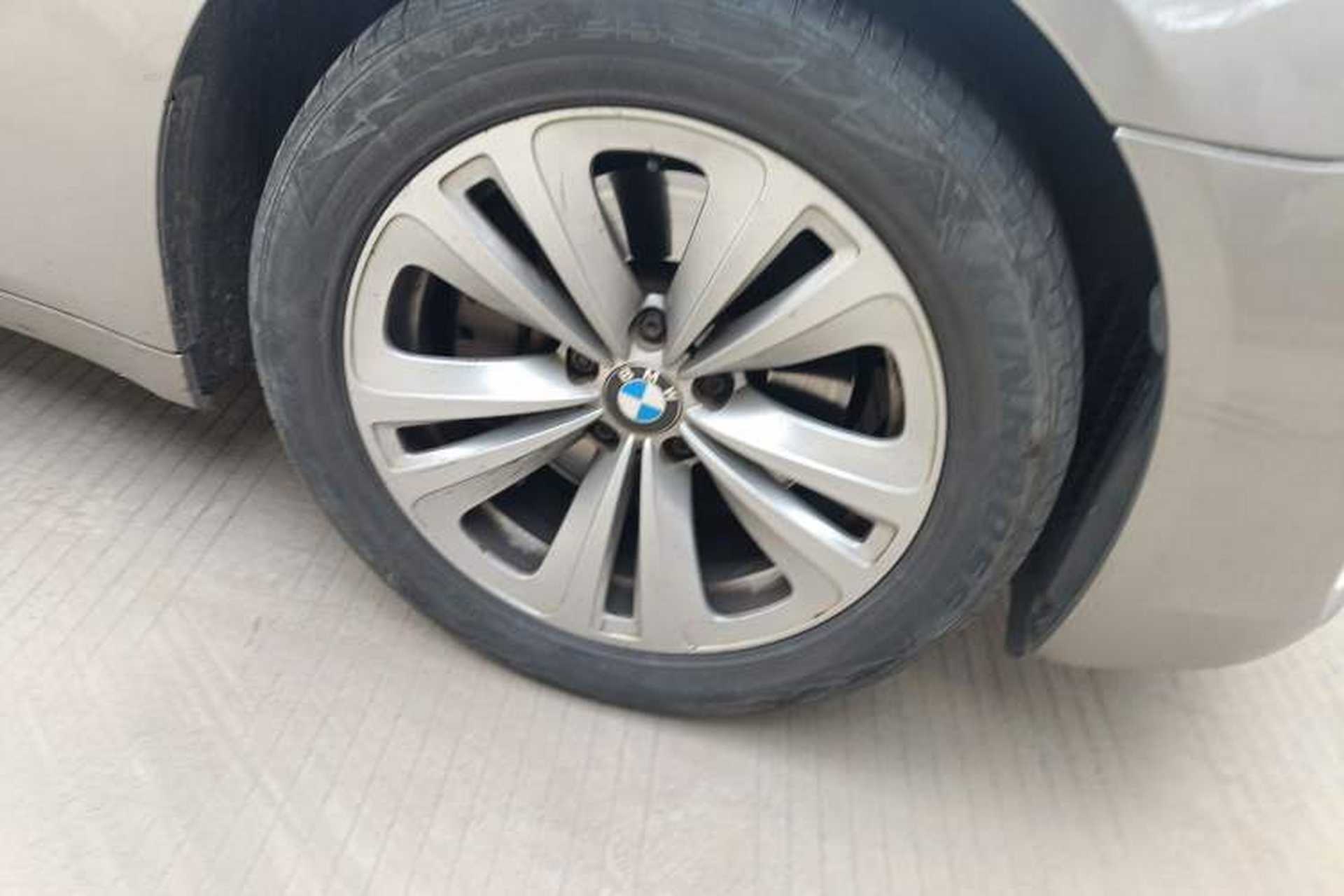 Used BMW 7 Series 2009 730Li Luxury Model Right Front Wheel Hub