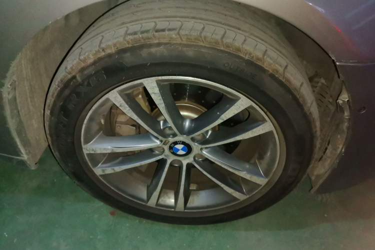 Used BMW 7 Series 2009 730Li Luxury Model Right Front Wheel Hub