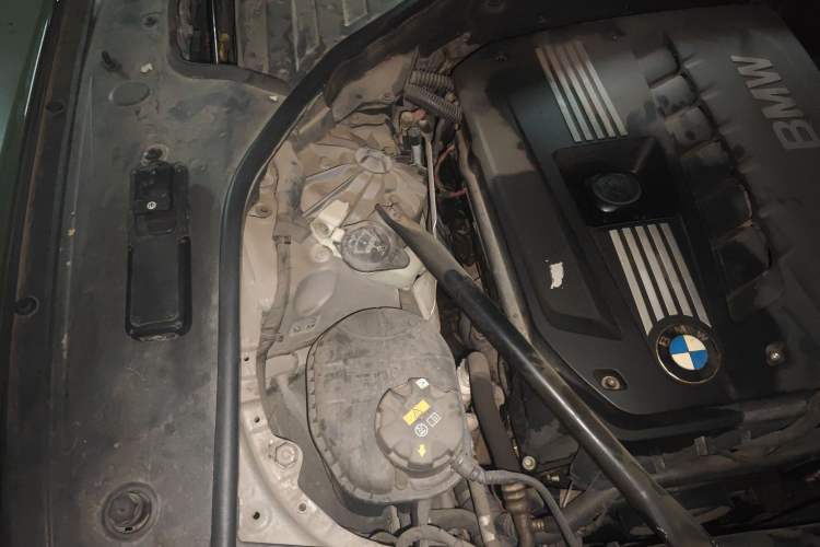 Used BMW 7 Series 2009 730Li Luxury Model Engine Bay Right