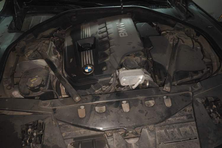 Used BMW 7 Series 2009 730Li Luxury Model Engine Bay