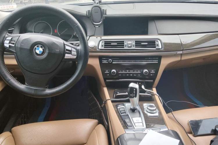 Used BMW 7 Series 2009 730Li Leading Model Center Console