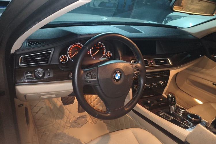 Used BMW 7 Series 2009 740Li Leading Model Center Console