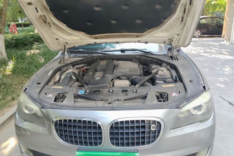 Used BMW 7 Series 2009 740Li Leading Model Engine Bay
