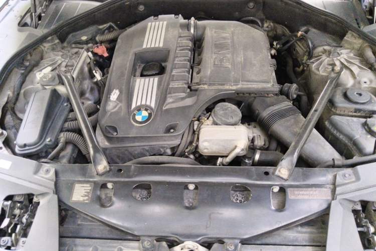 Used BMW 7 Series 2009 740Li Leading Model Engine Bay