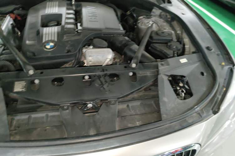 Used BMW 7 Series 2009 740Li Leading Model Engine Bay Left