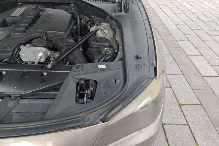 Used BMW 7 Series 2009 740Li Leading Model Engine Bay Left