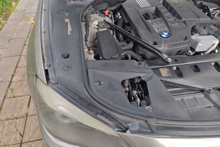 Used BMW 7 Series 2009 740Li Leading Model Engine Bay Right
