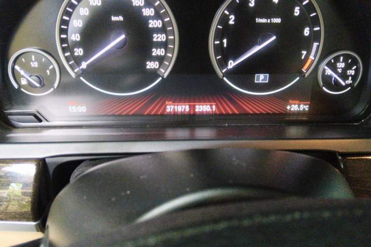 Used BMW 7 Series 2009 740Li Leading Model Odometer Close Up
