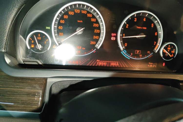 Used BMW 7 Series 2009 740Li Leading Model Odometer Close Up