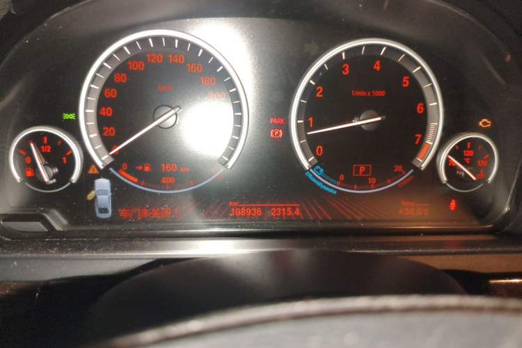 Used BMW 7 Series 2009 740Li Leading Model Odometer Close Up