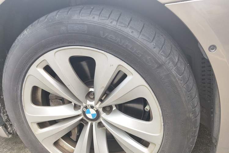 Used BMW 7 Series 2009 730Li Leading Model Right Front Wheel Hub