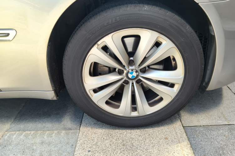 Used BMW 7 Series 2009 730Li Leading Model Right Front Wheel Hub