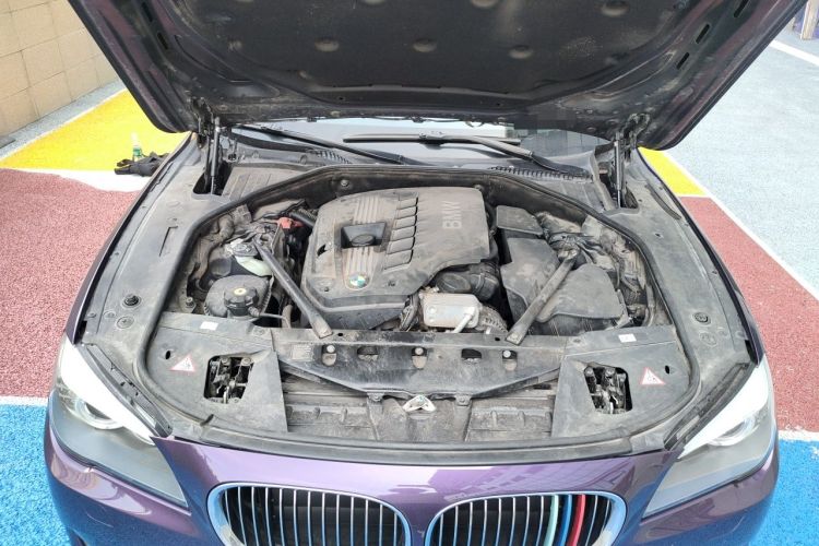 Used BMW 7 Series 2009 730Li Leading Model Engine Bay