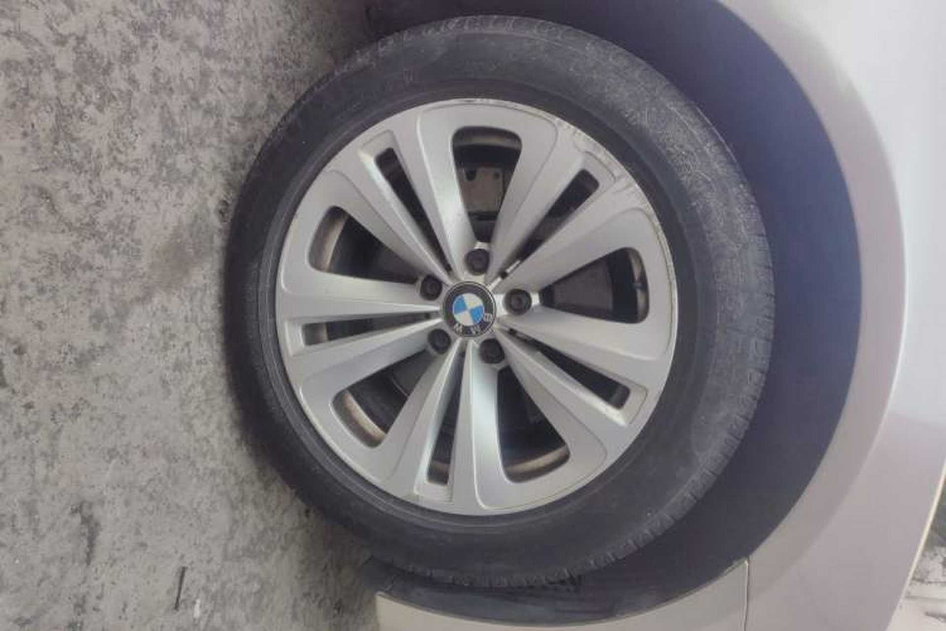 Used BMW 7 Series 2009 730Li Luxury Model Right Front Wheel Hub