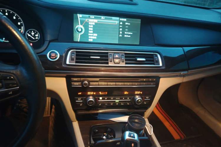 Used BMW 7 Series 2009 740Li Luxury Model Audio And AC Panel
