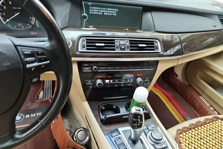 Used BMW 7 Series 2009 730Li Luxury Model Audio And AC Panel