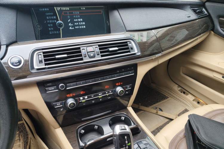 Used BMW 7 Series 2009 740Li Leading Model Audio And AC Panel