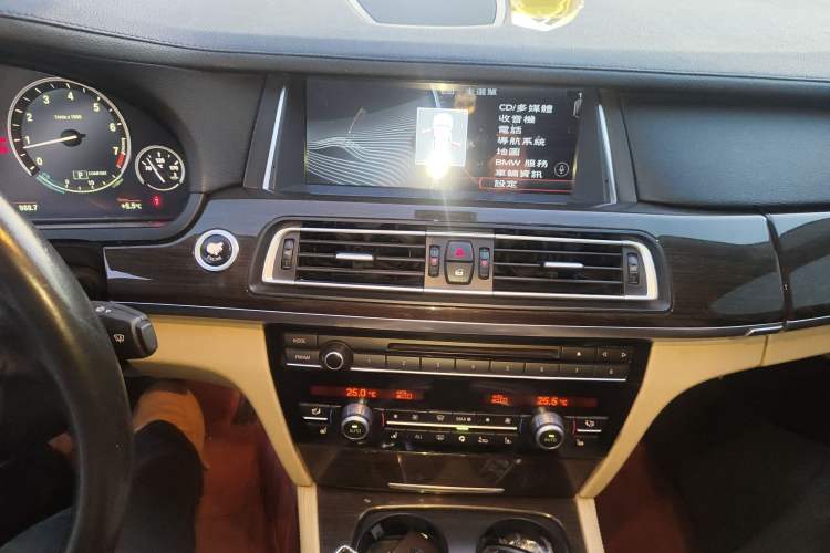 Used BMW 7 Series 2009 730Li Leading Model Audio And AC Panel