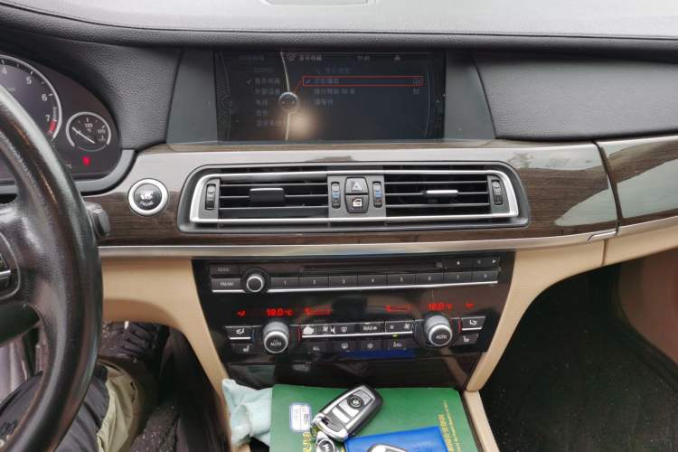 Used BMW 7 Series 2009 740Li Leading Model Audio And AC Panel