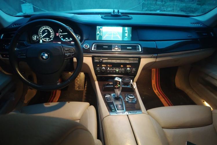 Used BMW 7 Series 2009 740Li Luxury Model Center Console