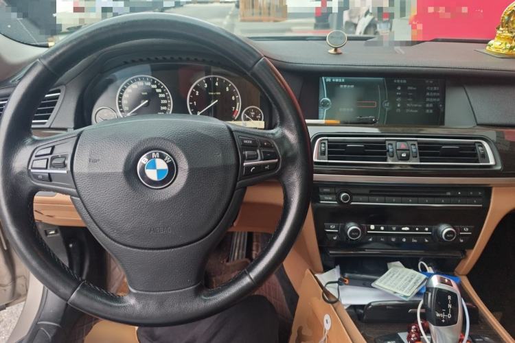 Used BMW 7 Series 2009 740Li Luxury Model Center Console
