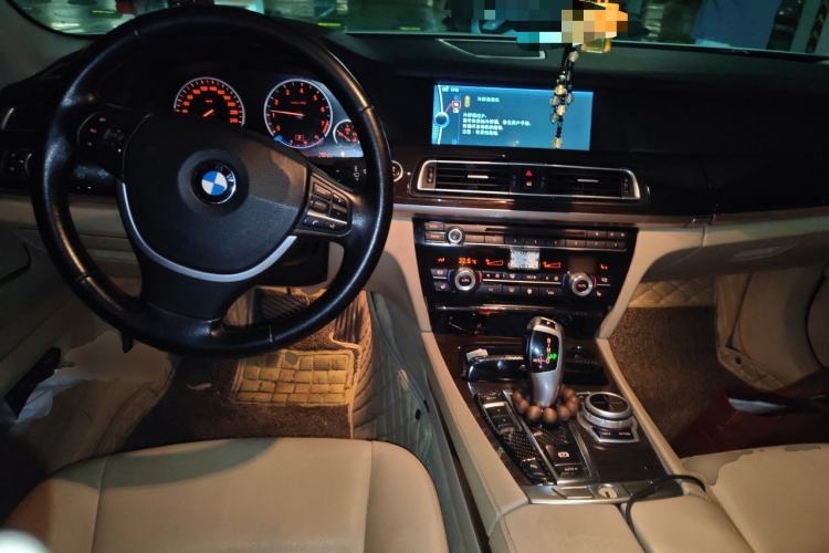 Used BMW 7 Series 2009 740Li Leading Model Center Console