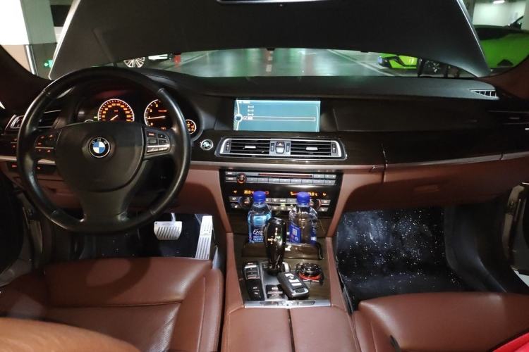 Used BMW 7 Series 2009 740Li Luxury Model Center Console
