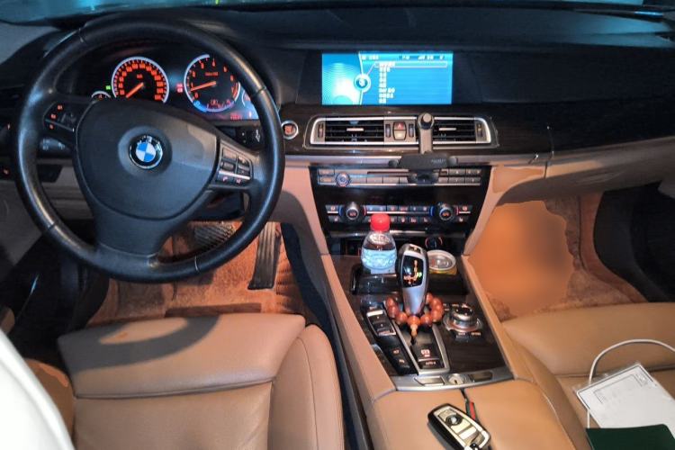 Used BMW 7 Series 2009 740Li Luxury Model Center Console