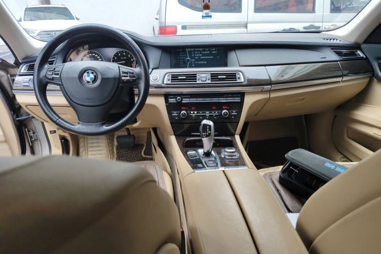 Used BMW 7 Series 2009 740Li Leading Model Center Console