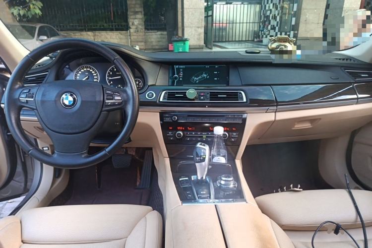 Used BMW 7 Series 2009 740Li Luxury Model Center Console