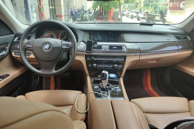Used BMW 7 Series 2009 740Li Leading Model Center Console