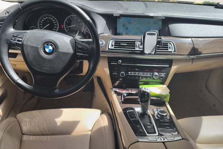 Used BMW 7 Series 2009 740Li Luxury Model Center Console