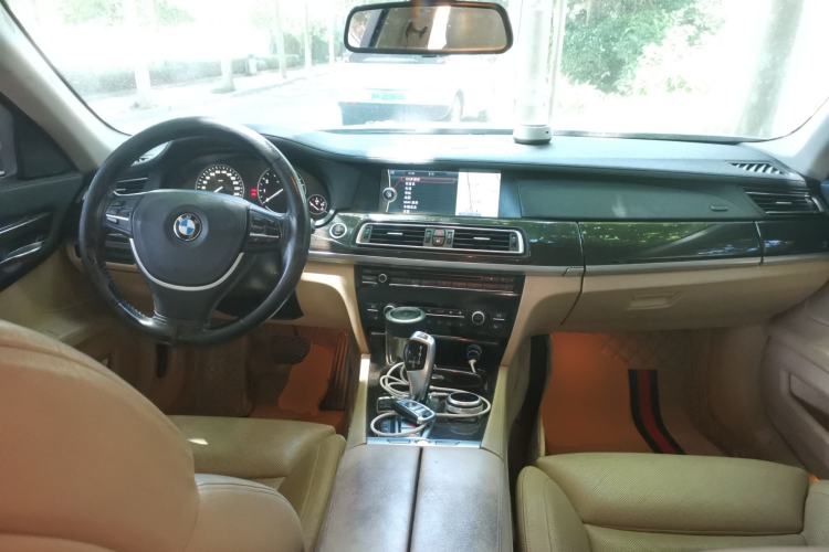 Used BMW 7 Series 2009 740Li Luxury Model Center Console
