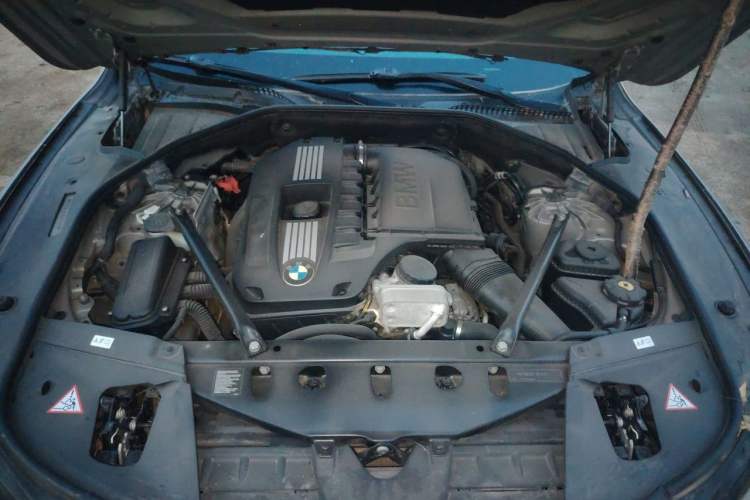 Used BMW 7 Series 2009 740Li Luxury Model Engine Bay