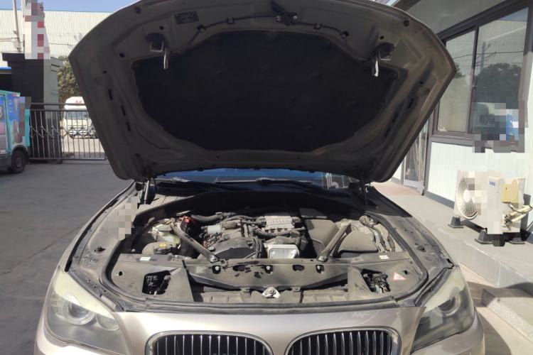 Used BMW 7 Series 2009 730Li Luxury Model Engine Bay